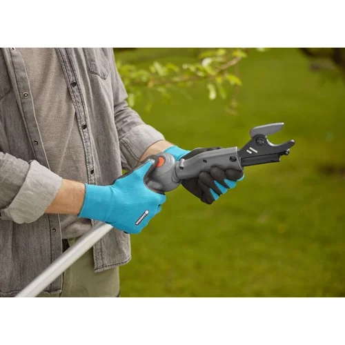Gardena HighCut 250/18V P4A akumuliatorinės teleskopinės genėjimo žirklės image 3