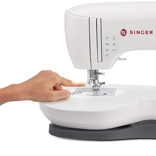 Singer SE300 elektrinė siuvimo ir siuvinėjimo mašina, balta image 3