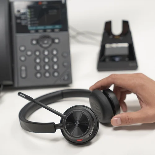 Poly Voyager 4320-M belaidės ausinės su BT700 adapteriu image 3