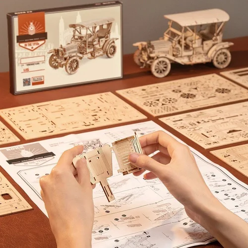 ROKR medinė 3D dėlionė – senovinis automobilis image 3