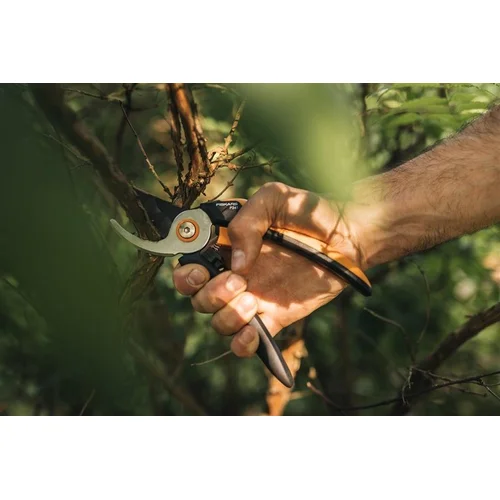Fiskars Solid™ P341 sekatorius prasilenkiančiais ašmenimis image 3