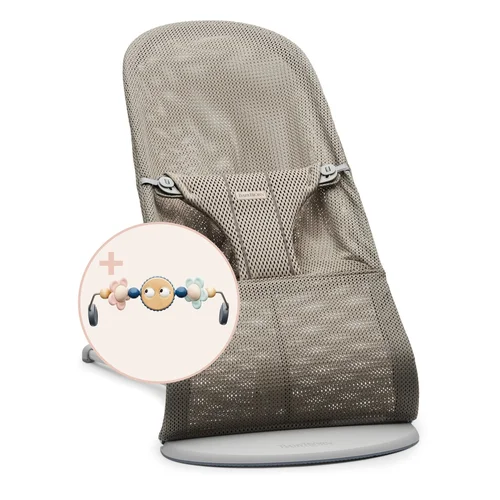 BABYBJÖRN BLISS MESH pilkai smėlinis gultukas su mediniu žaislu image 1
