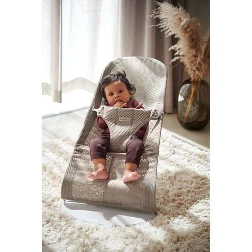 BABYBJÖRN BLISS MESH pilkai smėlinis gultukas su mediniu žaislu image 3