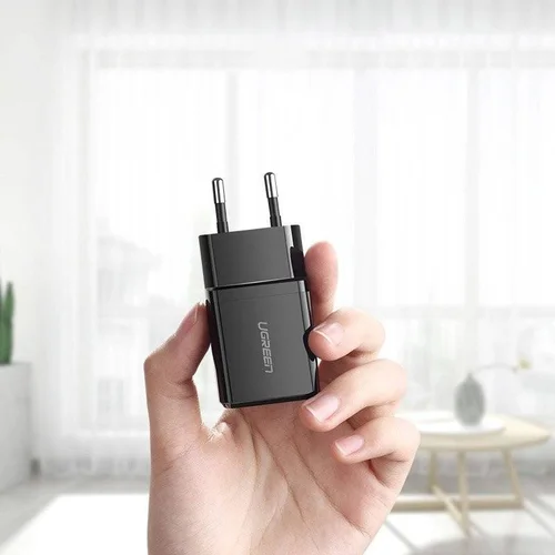 Ugreen 2.1 A USB įkroviklis, juodas image 2