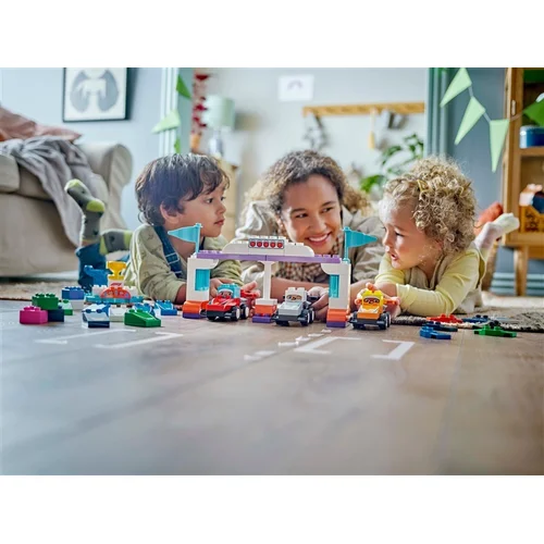 Konstruktorius LEGO® DUPLO Town F1®Team Race Cars image 3