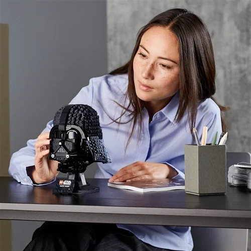 LEGO Star Wars Darth Vader šalmas 75304 image 3
