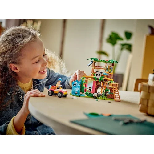 LEGO® Friends Panda Sanctuary Animal Care 42648 image 3