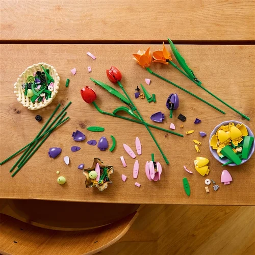 LEGO® Botanicals Tulip Bouquet 11501 image 3