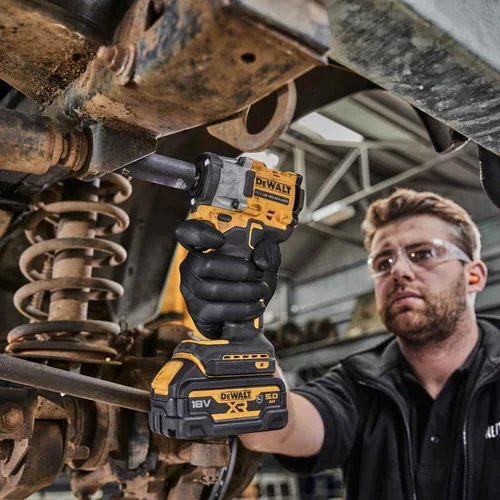 DeWalt DCF923N-XJ akumuliatorinis smūginis veržliasukis, 18 V, 3/8'' image 2