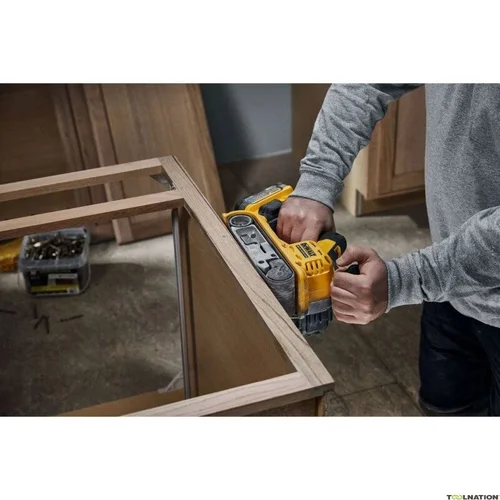DeWalt DCW220P2-QW 18V Juostinis šlifuoklis 2x5Ah 75x533mm TSTAK image 2