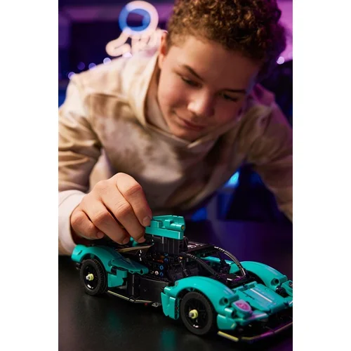LEGO® Technic Aston Martin Valkyrie 42208 image 3
