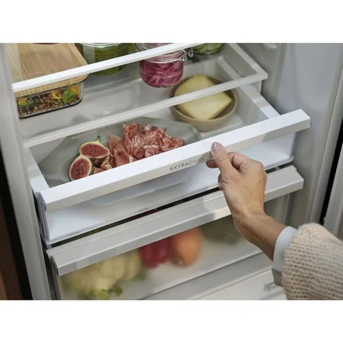 Electrolux LNT6HC37K1 Šaldytuvas su apačioje šaldikliu image 1